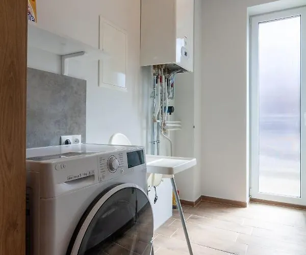 Family Forest House, By Cohost Будинок відпочинку Паланга