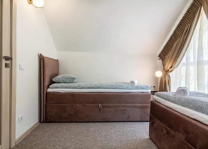 Family Forest House, By Cohost Будинок відпочинку Паланга