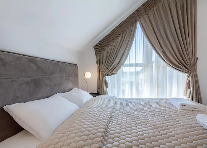 Family Forest House, By Cohost Будинок відпочинку Паланга