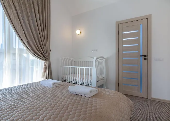 Family Forest House, By Cohost Будинок відпочинку *