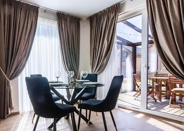 Family Forest House, By Cohost Будинок відпочинку *